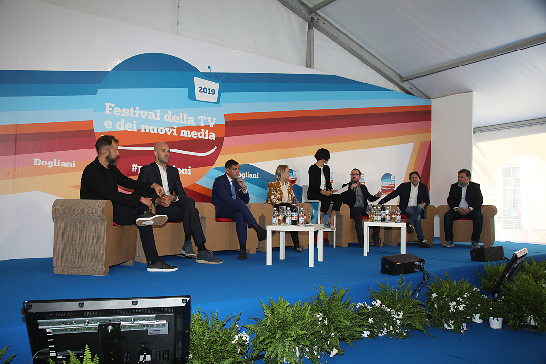 Festival della TV e dei Nuovi Media 2019_134.jpg - Road to Tokyo 2020: Eurosport e l’esperienza olimpica Cosa significa partecipare a una Olimpiade? E magari vincere una medaglia d’oro?  Alcuni tra i grandi atleti azzurri, tra cui la portabandiera di PyeongChang 2018 Arianna Fontana, raccontano le loro sfide, le loro emozioni e i loro successi a cinque cerchi.  E per Eurosport, broadcaster ufficiale delle prossime tre Olimpiadi, la sfida di portare nelle case degli italiani un’esperienza mai vista prima.